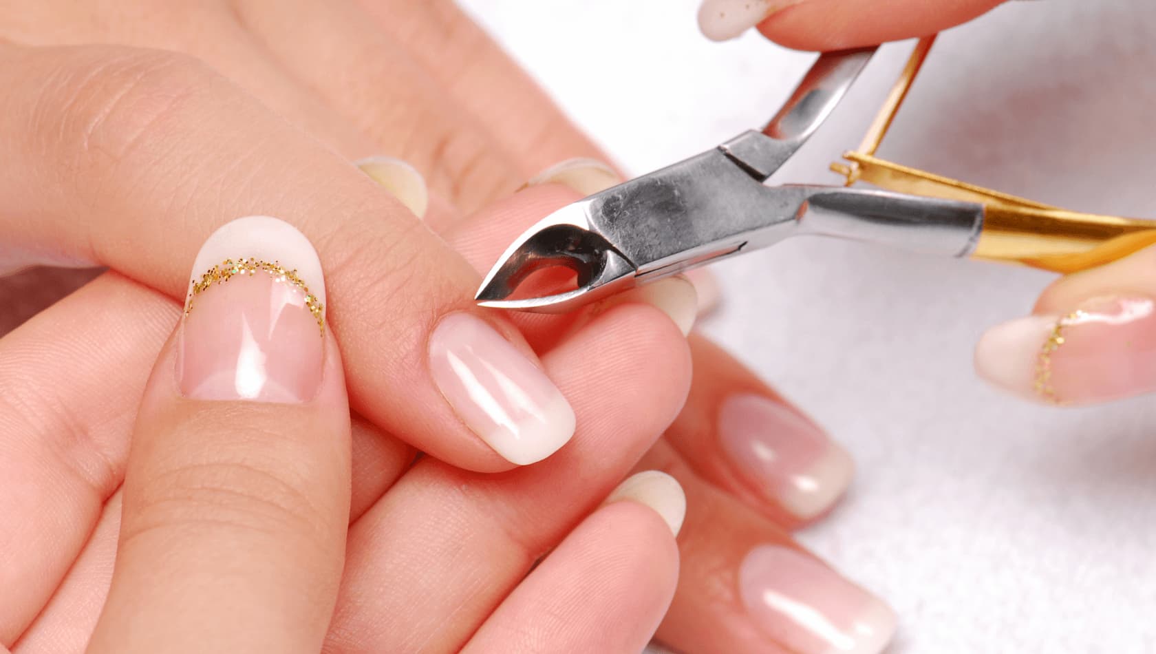 Precisão e acabamento perfeito: o que torna a manicure combinada tão desejada
