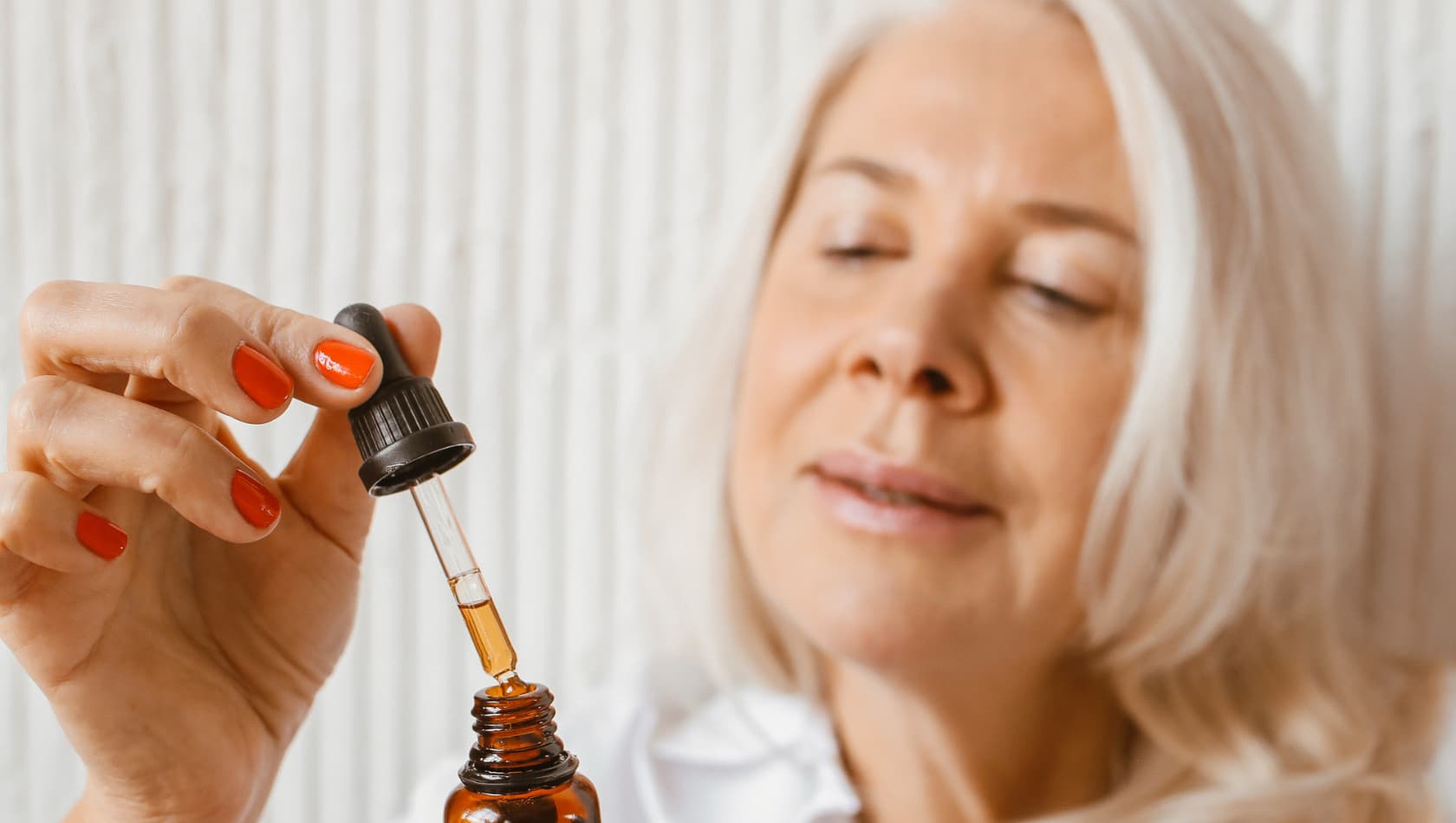 Skinimalism: menos é mais na maquiagem e na rotina das consumidoras
